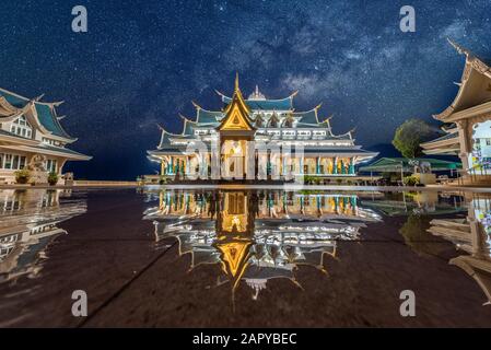 Milchstraße am Wat Pa Phu kon Tempel, Udon Thani Thailand Stockfoto