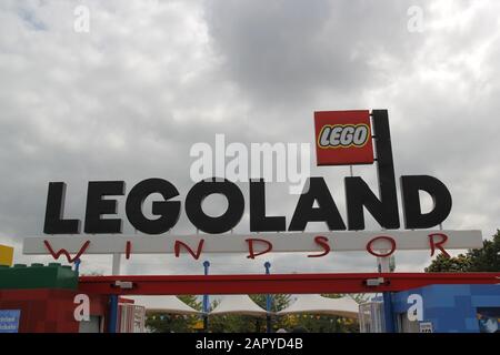 Windsor, GROSSBRITANNIEN - 13. Juli 2019: LEGOLAND Windsor, ist ein kinderorientierter Freizeitpark und Resort in Windsor, England, das sich um das Lego Toy sys herum richtet Stockfoto