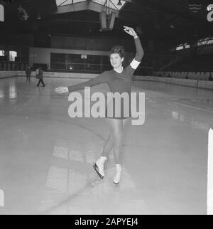 Nationale Kunst-Meisterschaften 1965, Anneke Heijt in Aktion Datum: 17. März 1965 Schlagwörter: CHAMPIONSIES, Art Fighting Personenname: Anneke Heijt Stockfoto