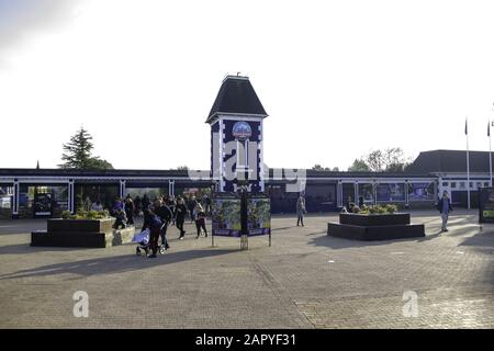 Alton, GROSSBRITANNIEN - 06. April 2019: Eintritt zum Alton Towers Resort. Ist ein Freizeitpark Resort in Staffordshire, England. Wird von Merlin betrieben Stockfoto
