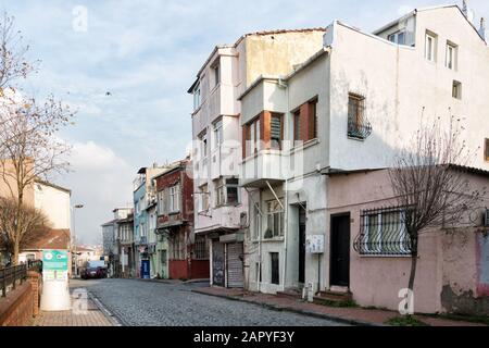 Istanbul, Türkei - 14. Januar 2020: Blick auf die alten Gebäude des Tekfell-Palastes oder des Porphyrogenitus-Palastes in der Gegend von Fatih in Istanbul Stockfoto