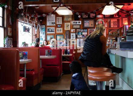 Interieur eines Traditionellen amerikanischen Diner in San Francisco, USA Stockfoto