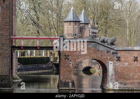 Nahaufnahme von Kasteel de Haar in Utrecht, Niederlande während des Tages Stockfoto