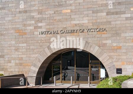 Melbourne, Australien - 18. April 2017: National Gallery of Victoria - Eingangstür Stockfoto