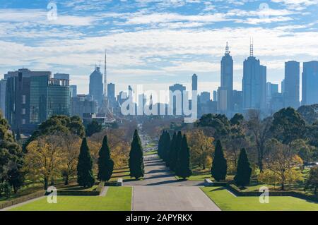 Blick auf Melbourne CBD und Southbank am sonnigen Tag. Melbourne, Australien Stockfoto