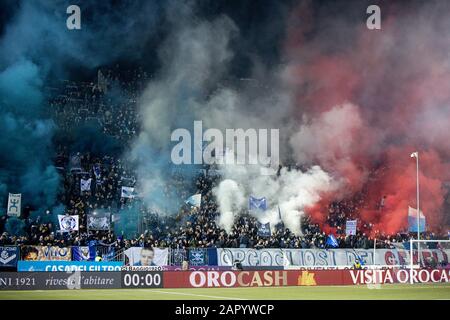 Fans brescia Curva während Brescia gegen Mailand, Brescia, Italien, 24. Januar 2020, Fußball-italienische Fußball-Serie-A-Männermeisterschaft Stockfoto