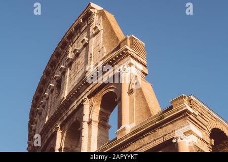 ROM, italien - 23. Dezember 2019: Das Kolosseum in Rom, Italien. Stockfoto