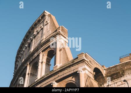 ROM, italien - 23. Dezember 2019: Das Kolosseum in Rom, Italien. Stockfoto