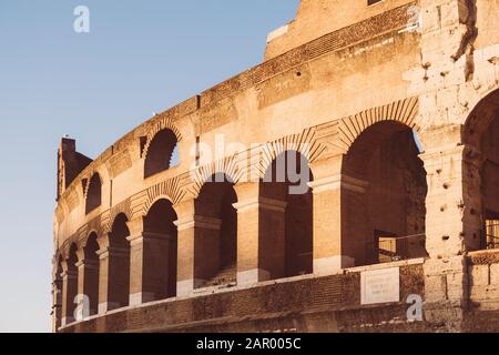 ROM, italien - 23. Dezember 2019: Das Kolosseum in Rom, Italien. Stockfoto