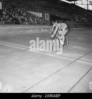 Sprint Grand Prix von Amsterdam (Jan Derksen und der Schweizer Plattner) Datum: 22. Juni 1962 Ort: Amsterdam Schlagwörter: Bahnradsport persönlicher Name: Derksen, Jan, Plattner, Oskar Stockfoto