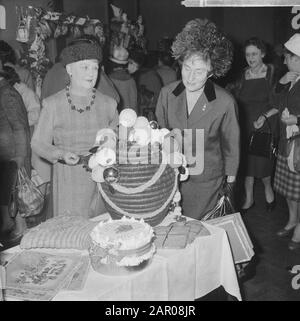 Weihnachtsbasar in den Haag von Lady Noble, Frau des britischen Botschafters Datum: 8. November 1962 Ort: Den Haag, Zuid-Holland Schlüsselwörter: MEWGENTES, Botschafter Stockfoto