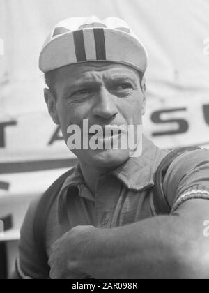 koppeln deelnemers Tour de France Lauredi 12. juli 1954; ' Stockfoto