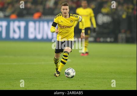 Dortmund, Deutschland. Januar 2020. Firo: 24.01.2020 Fußball, 2019/2020 1.Bundesliga: BVB Borussia Dortmund - 1.FC Köln, Köln Einzelkampagne, Marco Reus, Nutzung weltweit Credit: Dpa / Alamy Live News Stockfoto