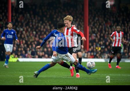 London, Großbritannien. Januar 2020. Jan Zamburek von Brentford beim 4. Spiel um den FA Cup zwischen Brentford und Leicester City im Griffin Park, London, England am 25. Januar 2020. Foto von Andy Aleks. Kredit: Prime Media Images/Alamy Live News Stockfoto