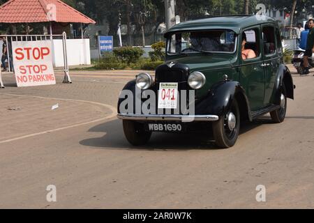 1937 Austin Ten Auto mit 10 ps 4-Zylinder-Motor. Indien WBB 1690. Stockfoto