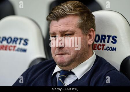 Newcastle UPON TYNE, ENGLAND - 25. JANUAR OXFORD United Manager Karl Robinson vor dem FA Cup Spiel zwischen Newcastle United und Oxford United im St. James's Park, Newcastle am Samstag, 25. Januar 2020. (Kredit: IAM Burn / MI News) Foto darf nur für redaktionelle Zwecke in Zeitungen und/oder Zeitschriften verwendet werden, Lizenz für kommerzielle Nutzung erforderlich Kredit: MI News & Sport /Alamy Live News Stockfoto