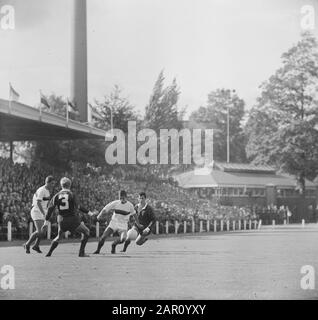 DWS gegen PSV 0-0, Spielmoment von links Geurtsen (DWS), Kempers (PSV), Dutchman (DWS) und Verdonk (PSV) Datum: 20. September 1964 Schlagwörter: Sport, Fußball Stockfoto