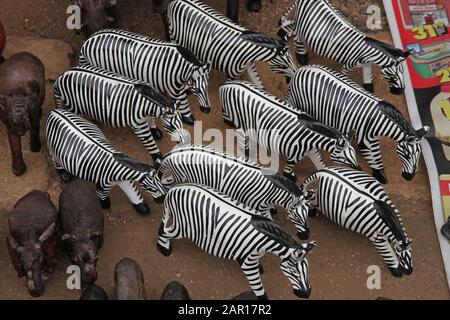 Souvenirs zum Verkauf am Eingang des Blyde River Canyon, Mpumalanga, Südafrika. Stockfoto