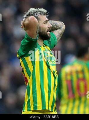 Charlie Austin von West Bromwich Albion hat beim vierten Spiel im FA Cup im Londoner Stadion eine verpasste Chance. Stockfoto