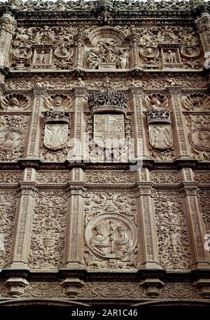 FACHADA DE LA UNIVERSIDAD - 1553 - ARQUITECTURA PLATERESCA. Ort: Universidad. SPANIEN. Katholische Monarchen. FERDINAND II. VON ARAGON. FERNANDO EL CATOLICO. VON KASTILIEN-ISELLA I. Stockfoto