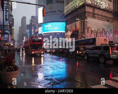 New York, USA - 29. Mai 2019: Bild eines Sightseeing-Busses in New York. Stockfoto