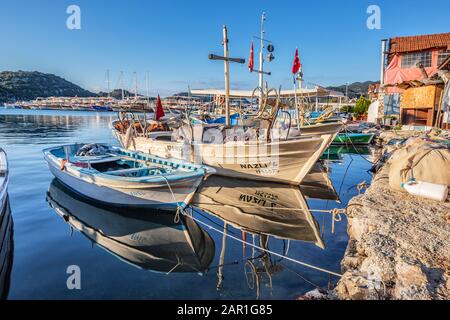 Üçağız, das bescheidene Dorf der Bucht von Kekova Stockfoto