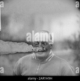 Fußballspiel DWS - PSV in Amsterdam: 2-2; Porträt des Trainers Talbot van DWS Datum: 28. November 1965 Ort: Amsterdam, Noord-Holland Schlagwörter: Porträts, Sport, Trainer, Fußball Personenname: Talbot, Lesley Stockfoto
