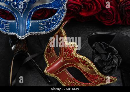 Colombina, rot, blau Karneval oder Maskerade Maske Stockfoto