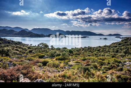 Üçağız, das bescheidene Dorf der Bucht von Kekova Stockfoto