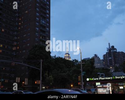 New York, USA - 2. Juni 2019: Bild der Apartmentgebäude, auch Penn South genannt, in der Chelsea Nachbarschaft von Manhattan. Stockfoto
