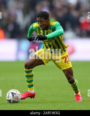 West Bromwich Albion's Kyle Edwards während des vierten Vorrundenspiels des FA Cup im Londoner Stadion. Stockfoto