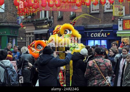 London, Großbritannien. Januar 2020. Chinesisches Neujahr der Ratte in Chinatown, Soho Credit: Johnny ARMSTEAD/Alamy Live News Stockfoto