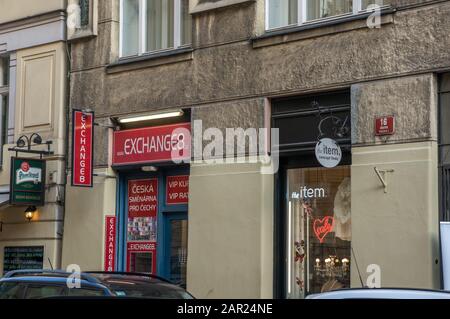 Prag, TSCHECHIEN - 22. JANUAR 2020: Geldumtausch, das 0% provision auf ihre Dienstleistungen anbietet. Im Zusammenhang mit den jüngsten Vorwürfen des Betrügerei durch Stockfoto