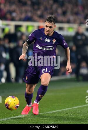 Firenze, Italien. Januar 2020. Spieler von acf fiorentina pol lirola während Fiorentina vs. Genua, italienische Fußball-Serie-A-Männermeisterschaft in Firenze, Italien, 25. Januar 2020 Credit: Independent Photo Agency/Alamy Live News Stockfoto