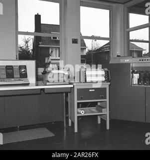 Gebäude und Denkmäler Knhm, Innenräume, Computer, elektronische Datenverarbeitung ibm 1620 Datum: September 1963 Schlagwörter: Computer, Gebäude und Denkmäler Knhm, Innenräume Personenname: Elektronisches Datenverarbeitungssystem ibm 1620 Stockfoto
