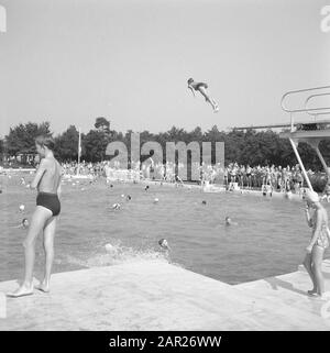 Kein Foto, aber negatives Datum: August 1961 Ort: Kaatsheuvel Schlüsselwörter: Erholungsgebiete, Flughäfen etc., Schwimmbäder Personenname: De efteling Stockfoto