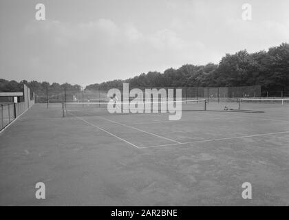 Freizeitparks, Flughäfen usw., Bausportplatzkomplex, Arbeiter, Breakers Datum: August 1955 Standort: Eindhoven Schlüsselwörter: Bausport-Feldkomplex, Arbeiter, Erholungsgelände, Flugplätze usw. Personenname: Breakers Stockfoto