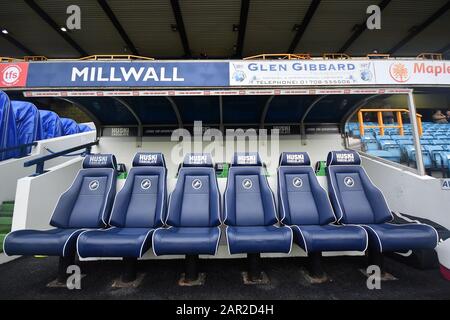 Den, London, Großbritannien. Januar 2020. London, ENGLAND - 25. JANUAR Stadiondugout während des 4. Runden Spiels des FA Cup zwischen Millwall und Sheffield United in Den, London am Samstag, 25. Januar 2020. (Kredit: Ivan Yordanov/MI News)Foto darf nur für redaktionelle Zwecke in Zeitungen und/oder Zeitschriften verwendet werden, Lizenz für kommerzielle Nutzung erforderlich Kredit: MI News & Sport /Alamy Live News Stockfoto