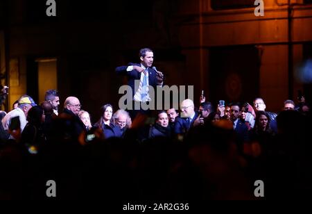 Madrid, Spanien. Januar 2020. Juan Guaidos selbst ernannter präsident Venezuelas besucht Madrid und erhält die internationale Medaille der Gemeinschaft von Madrid. (Foto von José Cuesta/261/Cordon Press). Credit: Cordon PRESS/Alamy Live News Stockfoto