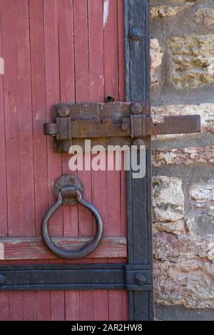 Festung Oreshek. Eine alte russische Festung und politisches Gefängnis auf der Orekhovy-Insel an der Quelle des Newa-Flusses. Russland, Schlisselburg Stockfoto