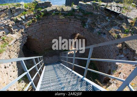 Festung Oreshek. Eine alte russische Festung und politisches Gefängnis auf der Orekhovy-Insel an der Quelle des Newa-Flusses. Russland, Schlisselburg Stockfoto