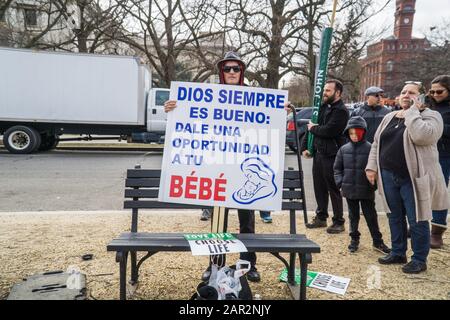 Washington, DC, Vereinigte Staaten. Januar 2020. Am 47. Jahrestag der Aktivisten von Roe vs Wade Pro Life, die sich im März auf Lebenszeit in Washington DC versammelten. (Foto von Steve Sanchez/Pacific Press) Credit: Pacific Press Agency/Alamy Live News Stockfoto