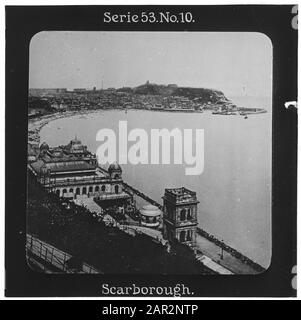 Projektion für alle: Weltkrieg Serie 53 Kolonial-, See- und Landkämpfer-Nr. 10. Scarborough. - die Firma "Projektion für alle" wurde 1905 von Max Skladanowsky (1861-1939) gegründet. Sie produzierte bis zum Jahre 1928 fast 100 Serien zu je 24 Glasdias im Format 8,3 x 8,3 cm im Sog. Bromsilber-Gelatin-Trockenplatten Verfahren. Die ersten Städte vor allem in den Bundesländern, Länder aber auch Märchen und Sagen, das alte Testament und der Erste Weltkrieg. Stockfoto