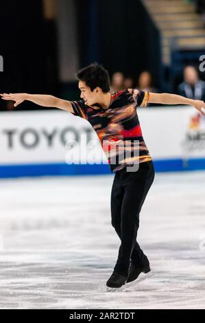 Greensboro, North Carolina, USA. Januar 2020. 24. Januar 2020 ''" GREENSBORO, N.C., US - TOMOKI HIWATASHI aus Hoffman Estates, Illinois, tritt im Rahmen der Toyota U.S. Figure Skating Championship 2020 im Greensboro Coliseum im Short Program an. Die US-Meisterschaften dienen als letzter Qualifikationswettbewerb, bevor US-Figure Skating das World Figure Skating Team 2020 und das Figure Skating Team der vier Kontinente 2020 nennt. Gutschrift: Timothy L. Hale/ZUMA Wire/Alamy Live News Stockfoto