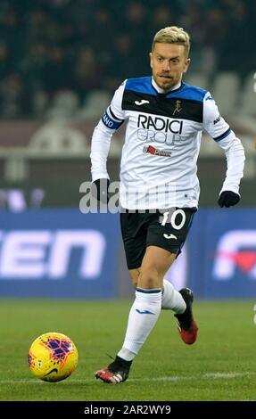 Januar 2020; Olympisches Grande Torino Stadium, Turin, Piemont, Italien; Serie-A-Fußball, Torino gegen Atalanta; Alejandro Gomez von Atalanta am Ball Stockfoto