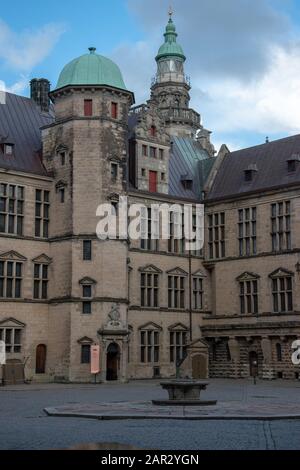 Innenhof auf Schloss Kronborg Helsingør, Dänemark. Verewigt als Elsinore in William Shakespeares Stück Hamlet. Stockfoto