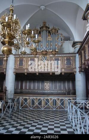 Die Kapelle befindet sich im Erdgeschoss des Südflügels und wurde 1582 eingeweiht. Die Kapelle auf Schloss Kronborg in Helsingor, Dänemark. Stockfoto