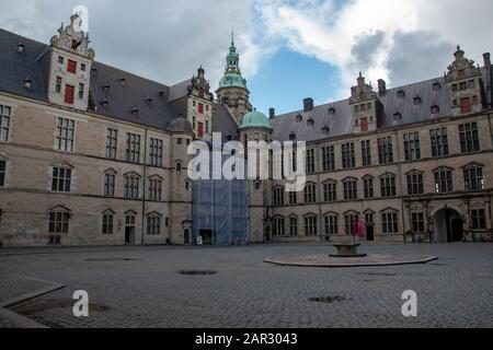 Innenhof auf Schloss Kronborg Helsingør, Dänemark. Verewigt als Elsinore in William Shakespeares Stück Hamlet. Stockfoto