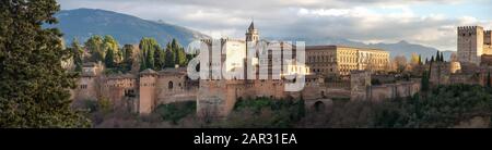 Panoramablick auf Alhambra in Grenada, Spanien Stockfoto