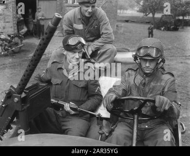 Armeemanöver in Westdeutschland, Soldaten im Einsatz Datum: 22. September 1954 Ort: Deutschland Schlagwörter: Armeemanöver, Soldaten Stockfoto